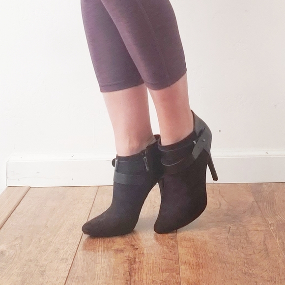 Shoes - D Black Pointed Toe Booties Size 7.5